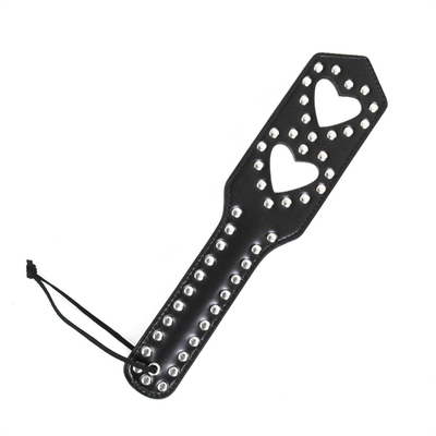Sm Couple Toy Bondage Heart Hollow Leather Rivets Beat the Queen Slapping Slapping Paddle (Bạn có thể đánh bại nữ hoàng bằng cách đánh đập)