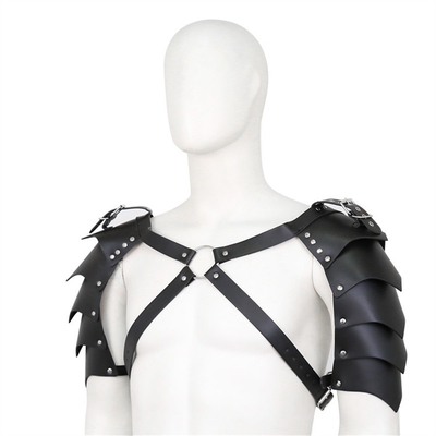 Thiết kế mới nhất tuyệt vời BDSM Bondage Fetish Đàn ông đeo dây đeo vai Da giả Gay Đen ngực dây đeo